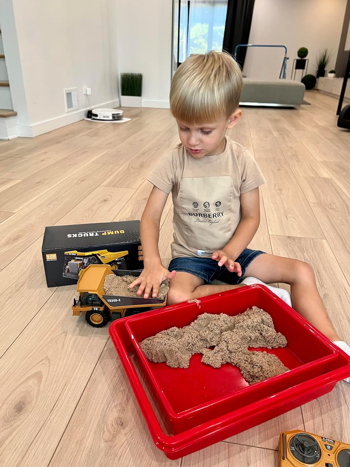 RC Dump Truck Toy, 9-Channel Remote Control Toy with Metal Bed & Light, Rechargeable Battery, Kids Construction Vehicle Truck Toys for 3+ Boys, Perfect 2024 Kid Birthday Gift for Ages 3-12+ - Image 8