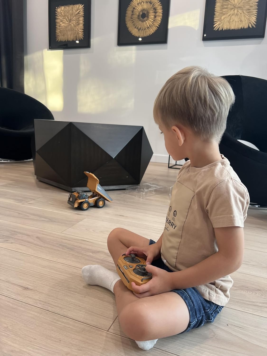 RC Dump Truck Toy, 9-Channel Remote Control Toy with Metal Bed & Light, Rechargeable Battery, Kids Construction Vehicle Truck Toys for 3+ Boys, Perfect 2024 Kid Birthday Gift for Ages 3-12+ - Image 9